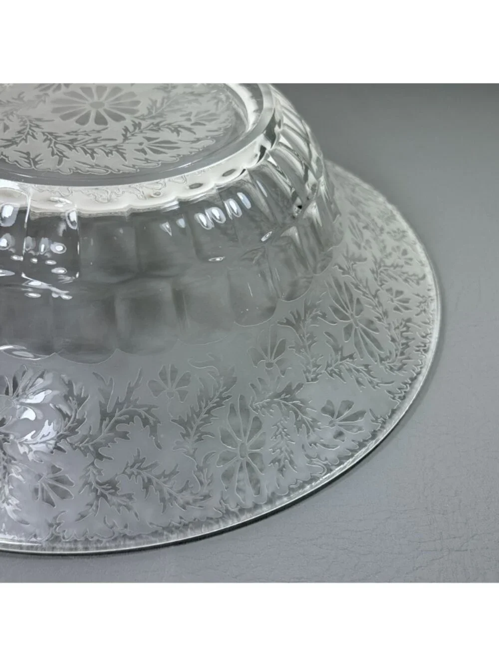 Vintage Etched Glass Serving Bowl Frosted Floral Daisy Wreath Retro